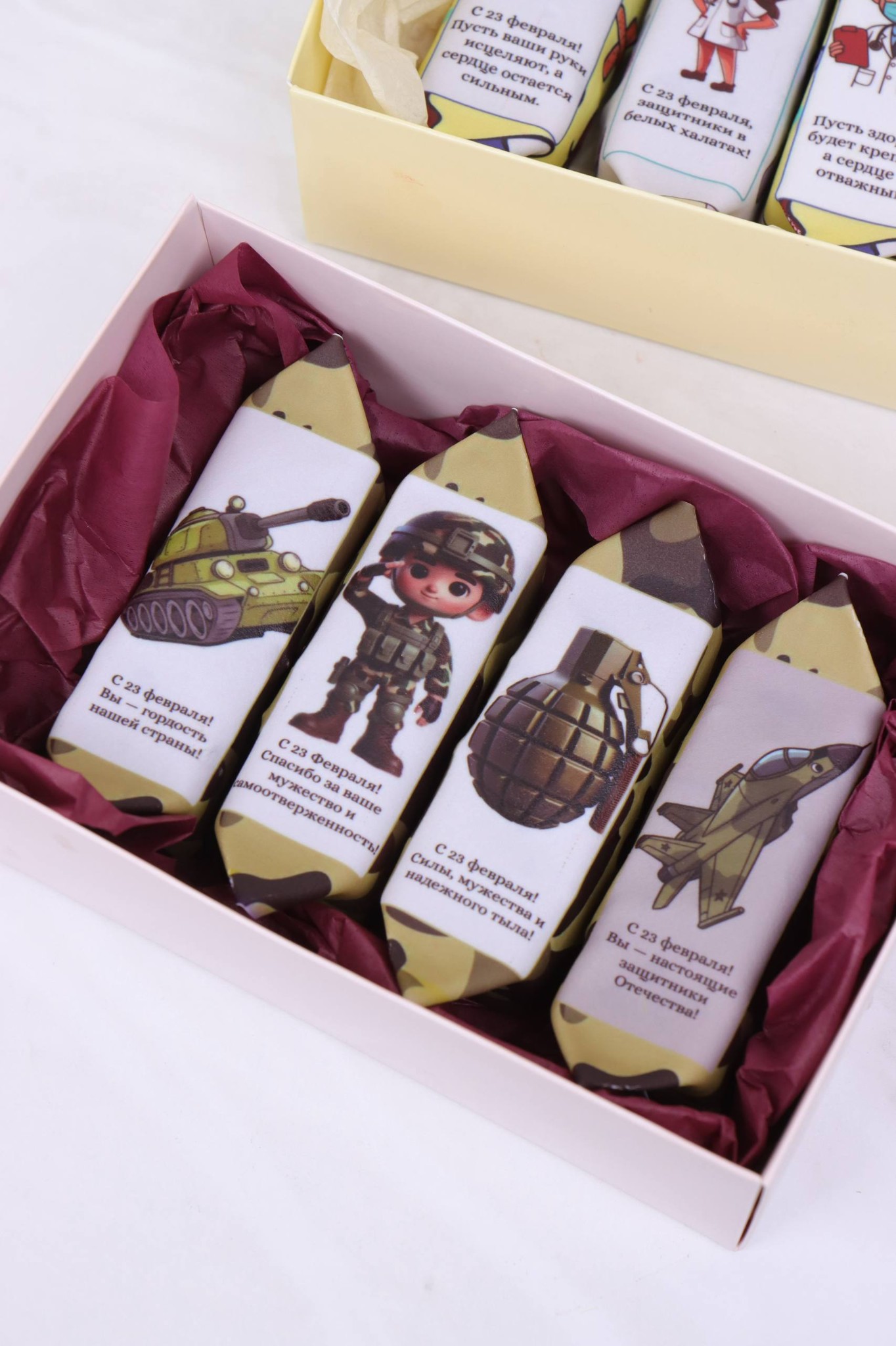 Макеты 23 февраля — военная тема