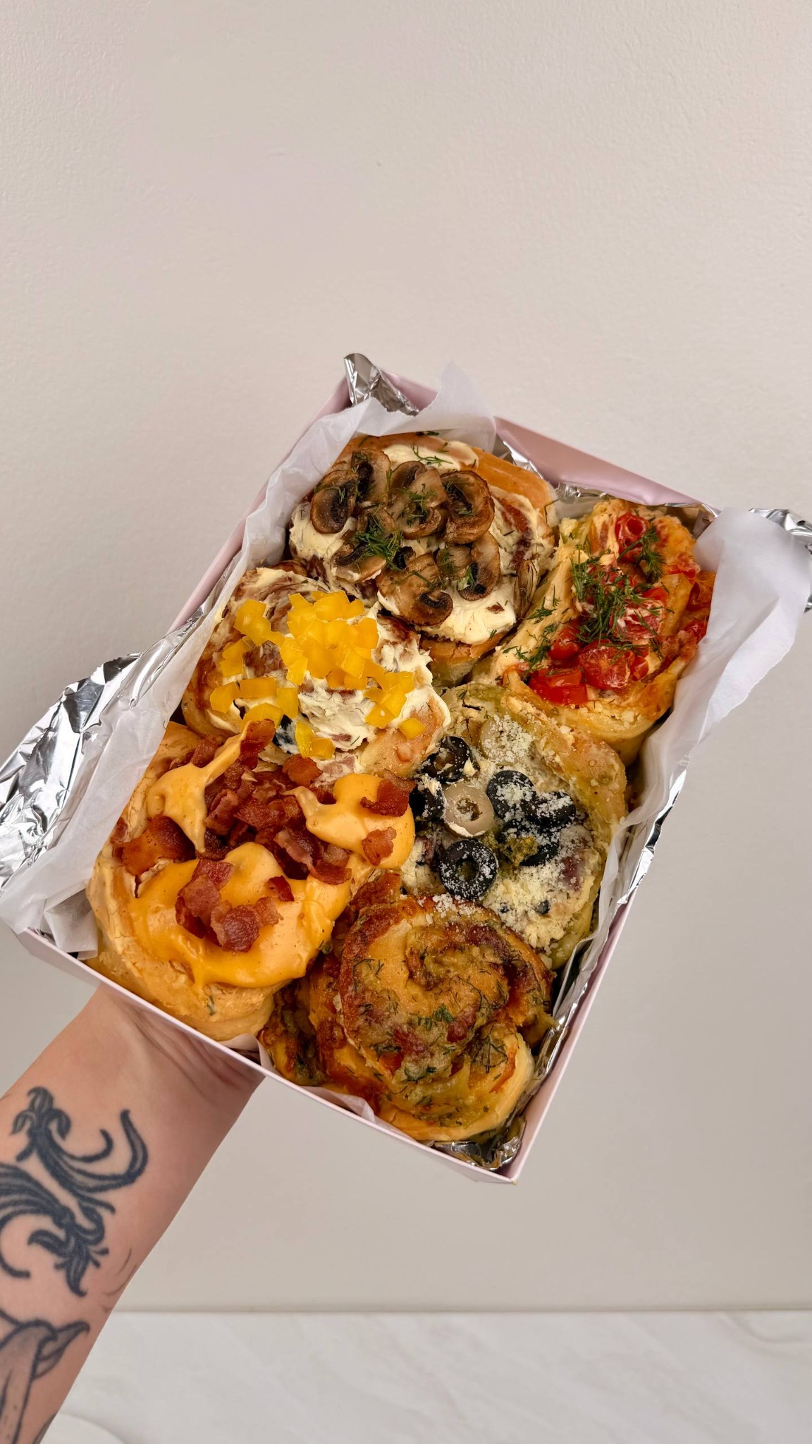 Несладкие синабоны в коробке